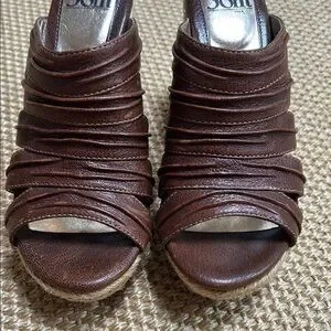 Sofft Brown Leather mules with Decorative‎ Strap size 9 Sofft | Shoes | Sofft Brown Leather Mules With Ribbed Straps  main image 3